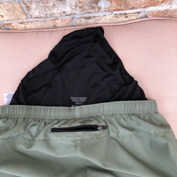 Asics Woven Green Running Shorts - 7”, Built-In Briefs Mens Size L - Picture 8 of 15